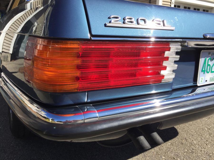 Детали экстерьера Mercedes-Benz 280 SL (R107) 1983 года  (EU) (фото 32 из 120)